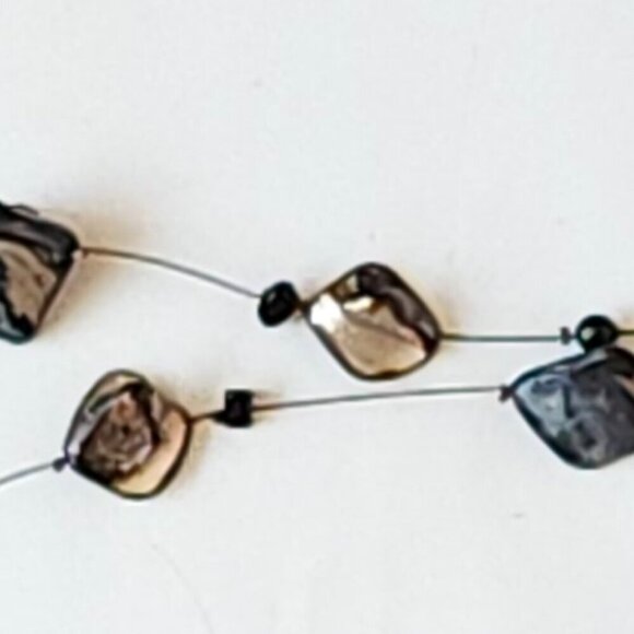 FUN and FLIRTY NECKLACE LOT OF 5 Wire Necklace Oval Metal Necklace Pearl asks - Picture 8 of 8